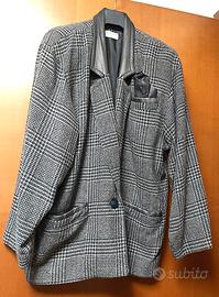 Giacca con dettagli in pelle. Taglia M calibrata