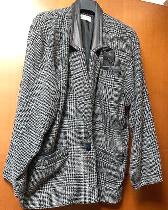 Giacca con dettagli in pelle. Taglia M calibrata