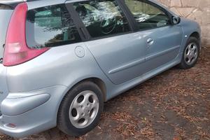 AUTO PEUGEOT 206 SW USATA