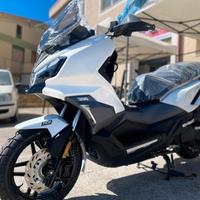 Sym ADX 300 tuo a 45 euro al mese