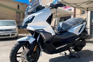 Sym ADX 300 tuo a 45 euro al mese