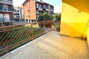 Porzione di villa bifamiliare con giardino privato