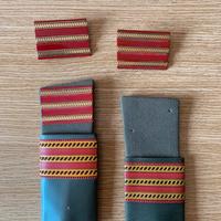 coppia di mostrine militare in tessuto e metallo