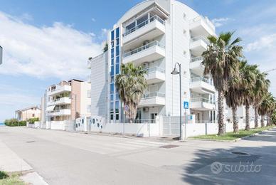 2 LOCALI A ROSETO DEGLI ABRUZZI