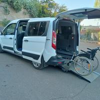 Ford Transit Connect Pianale ribassato con rampa d