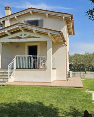 Villa di 150 m² con 5 locali a Montalto di Castro