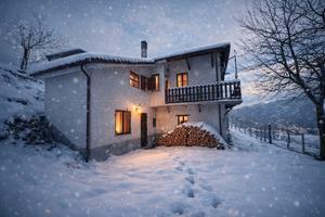 Calizzano casa SEMI INDIPENDENTE giardino +TERRENO