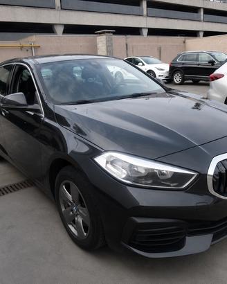 Bmw 116 116d 5p. Business Advantage