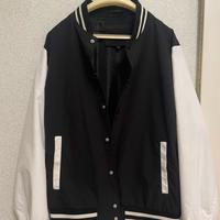 Giacca bomber nera e bianca