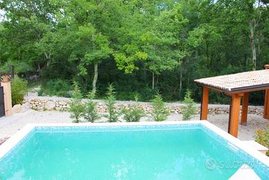 CASALE FINEMENTE RISTRUTTURATO stile PROVENZALE