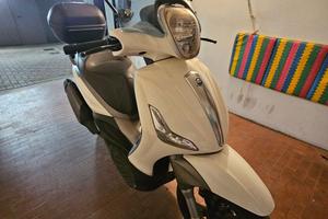 Beverly 350 Sport Touring i.e.