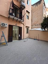 Ampio 3 Vani Ristrutturato con Terrazzo Via Perez