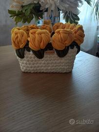 Cestino in fettuccia ad uncinetto 