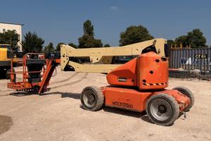 Piattaforma articolata JLG 450AJ