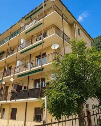 Appartamento di 129 m² con più di 5 locali e box a