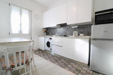 2 LOCALI A JESOLO