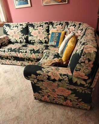 Divano ad angolo 5 posti , in tessuto  floreale 