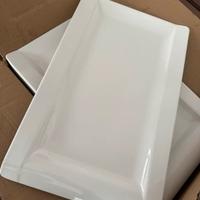 Piatti e vassoi in melamina