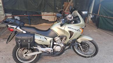 moto Honda transalp 650