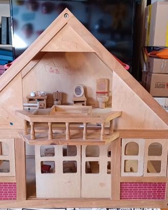 casa delle bambole in legno