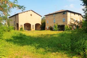 Bifamiliare con ampio giardino