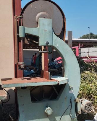 Bindella o Sega a nastro per il taglio legna