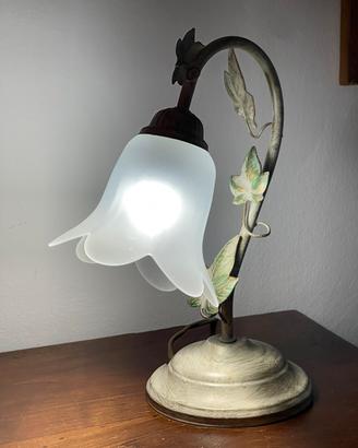 Lampada da tavolo floreale shabby vetro satinato