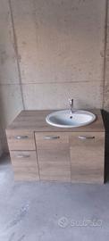 Mobiletto bagno sospeso