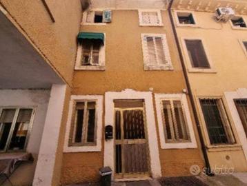 Immobile in asta di 211 m² con 5 locali a Villafra
