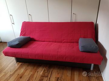 DIVANO LETTO A LIBRO CON DOGHE IN LEGNO