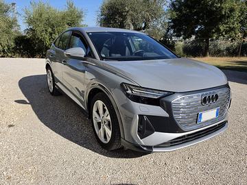 Audi Q4 e-tron  S line edition 45
