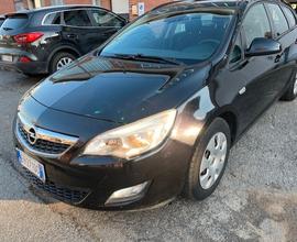 OPEL Astra 4ª serie - 2011