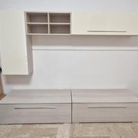 grande parete attrezzata legno chiaro e panna