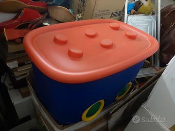 contenitore porta giochi con rotelle