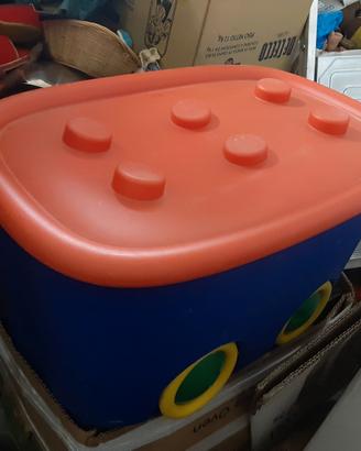 contenitore porta giochi con rotelle