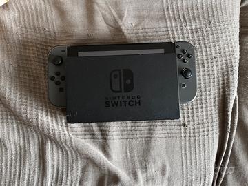 Nintendo switch grigia con accessori