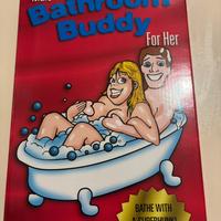 Male Bathroom Buddy – Il Perfetto Uomo da Bagno!
