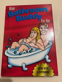 Male Bathroom Buddy – Il Perfetto Uomo da Bagno!