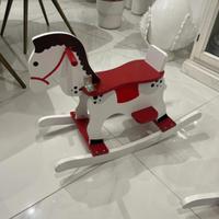 Cavalluccio a dondolo