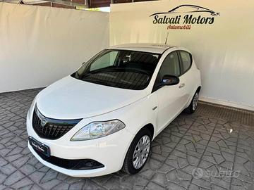 Lancia Ypsilon 1.0 FireFly 5 porte S&S Hybrid Silv