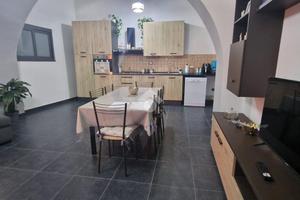 CASA SEMINDIPENDENTE A MONTESARCHIO