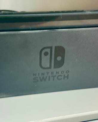 Nintendo Switch V2 + 3 giochi + accessori
