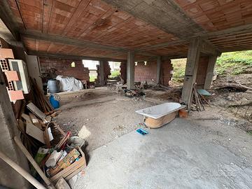 Appartamento + Palmento + Uliveti + Terreno