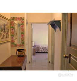 Camera luminosa studentessa via cadello