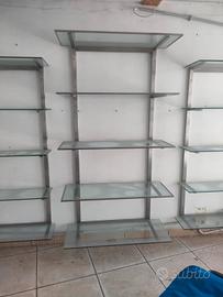 scaffali 