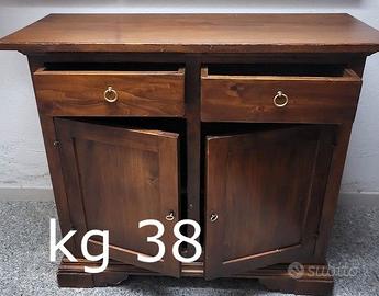 Mobile a corpo unico in massello.