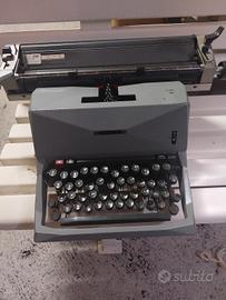macchina a tasti olivetti 82