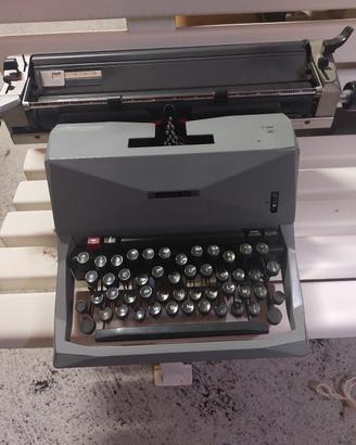 macchina a tasti olivetti 82