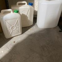 Taniche/ lattine in plastica