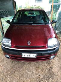 RENAULT Clio - 98